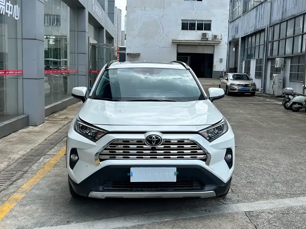 Toyota RAV4 — миниатюра 2