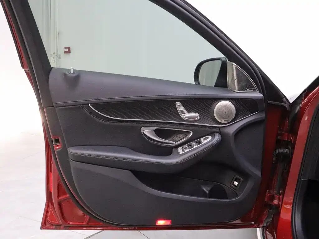 Mercedes-Benz C-Class — миниатюра 11