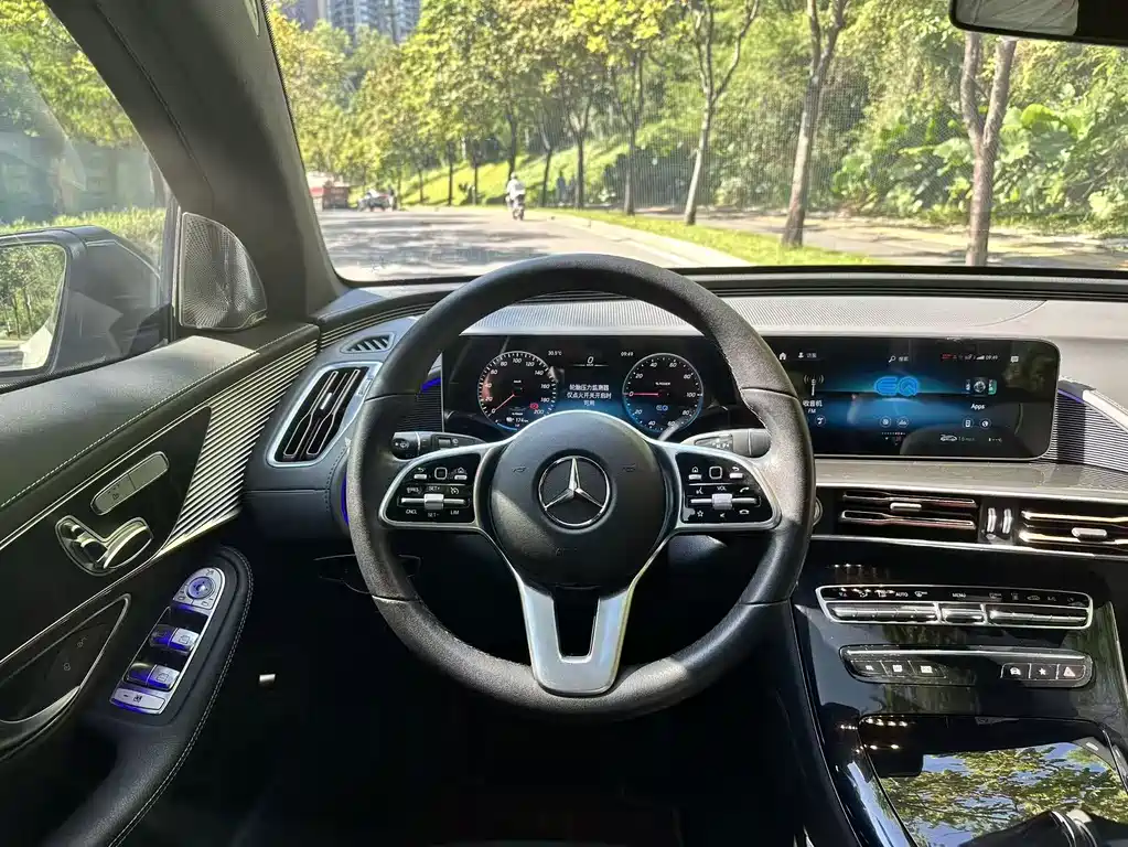 Mercedes-Benz EQC — миниатюра 6