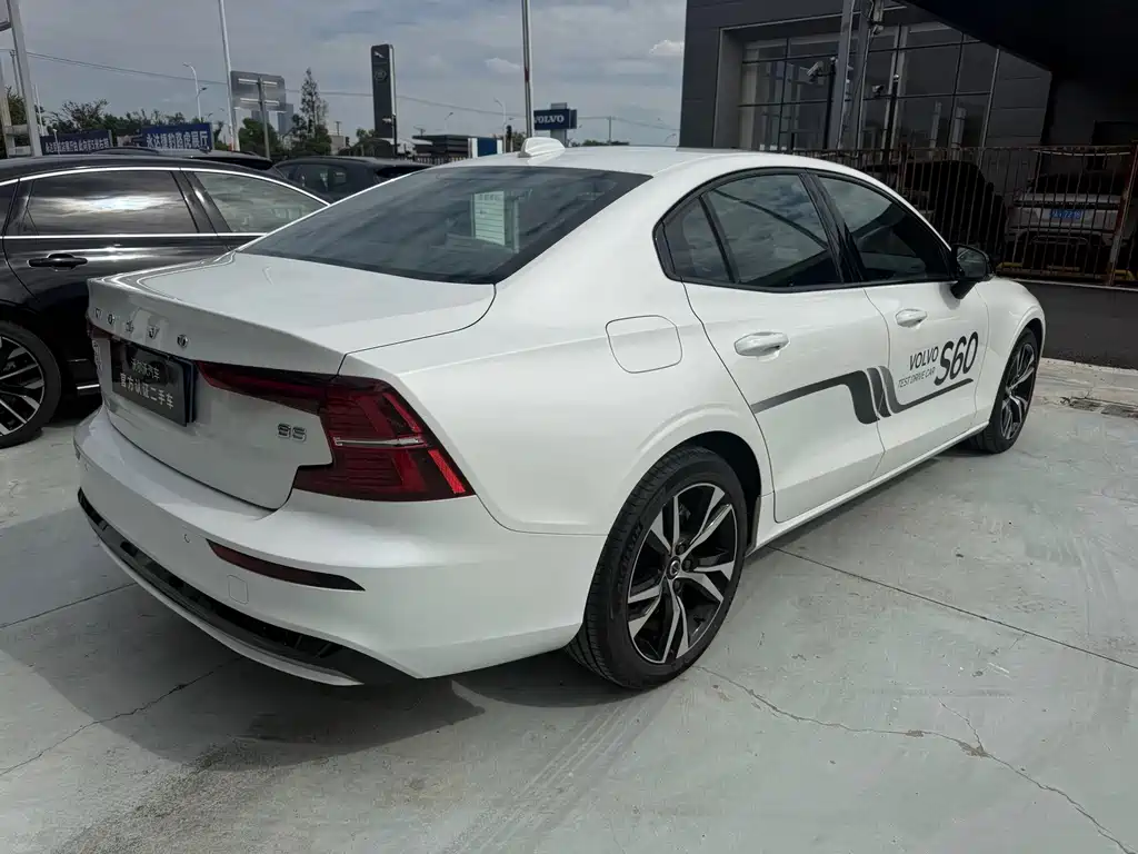 Volvo S60 — миниатюра 9