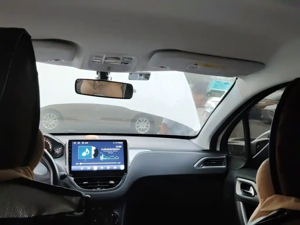 Peugeot 2008 — миниатюра 9