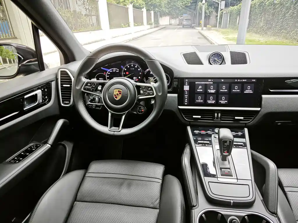Porsche Cayenne Hybrid — миниатюра 21