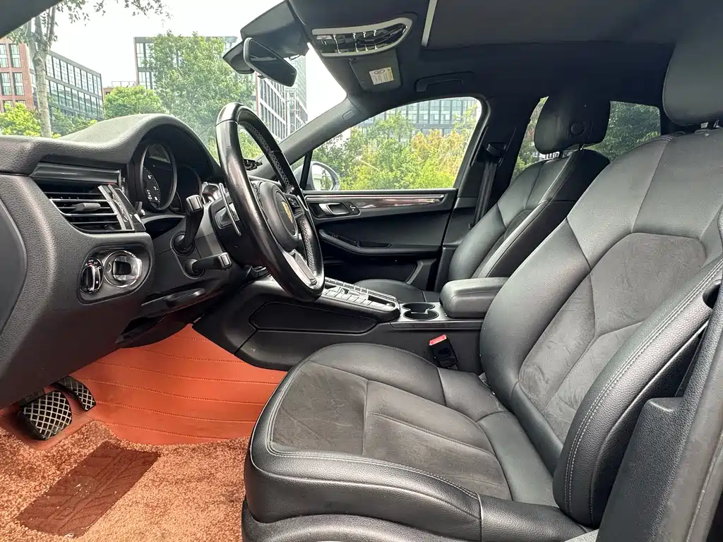 Porsche Macan — миниатюра 13