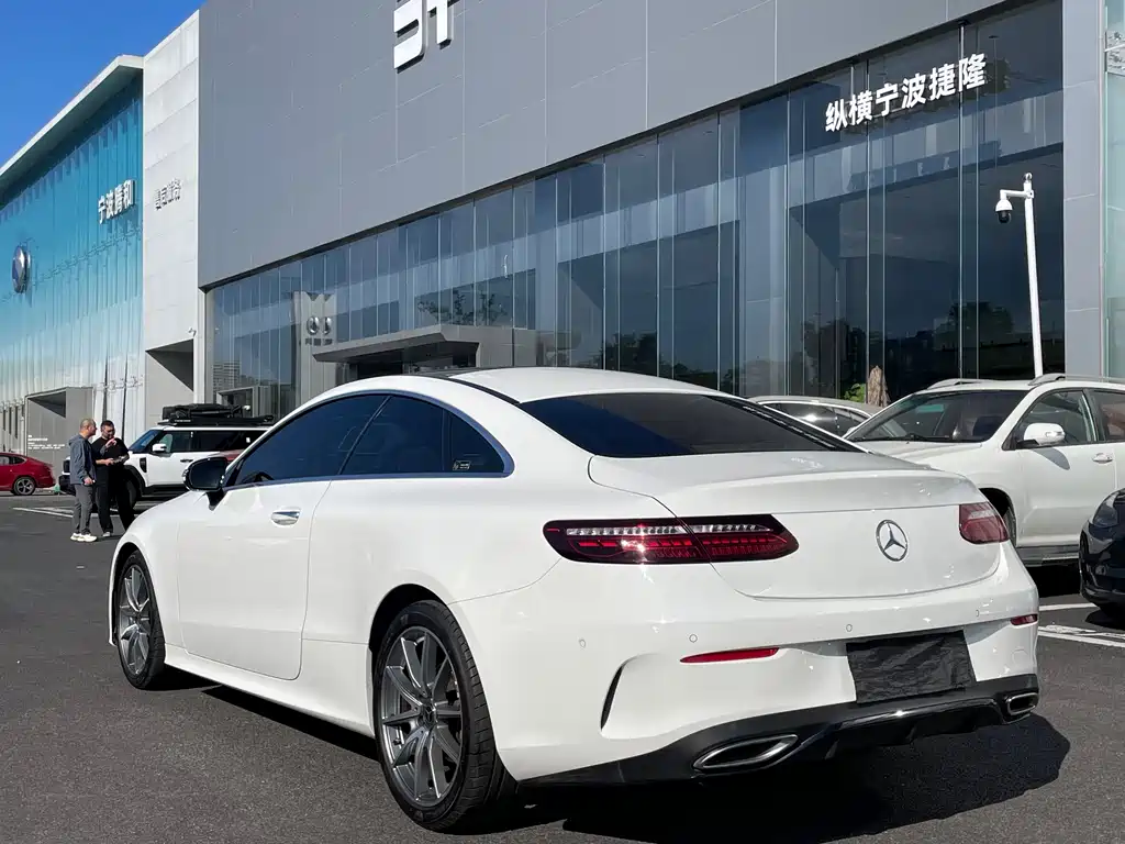 Mercedes-Benz E-Class (Import) — миниатюра 21