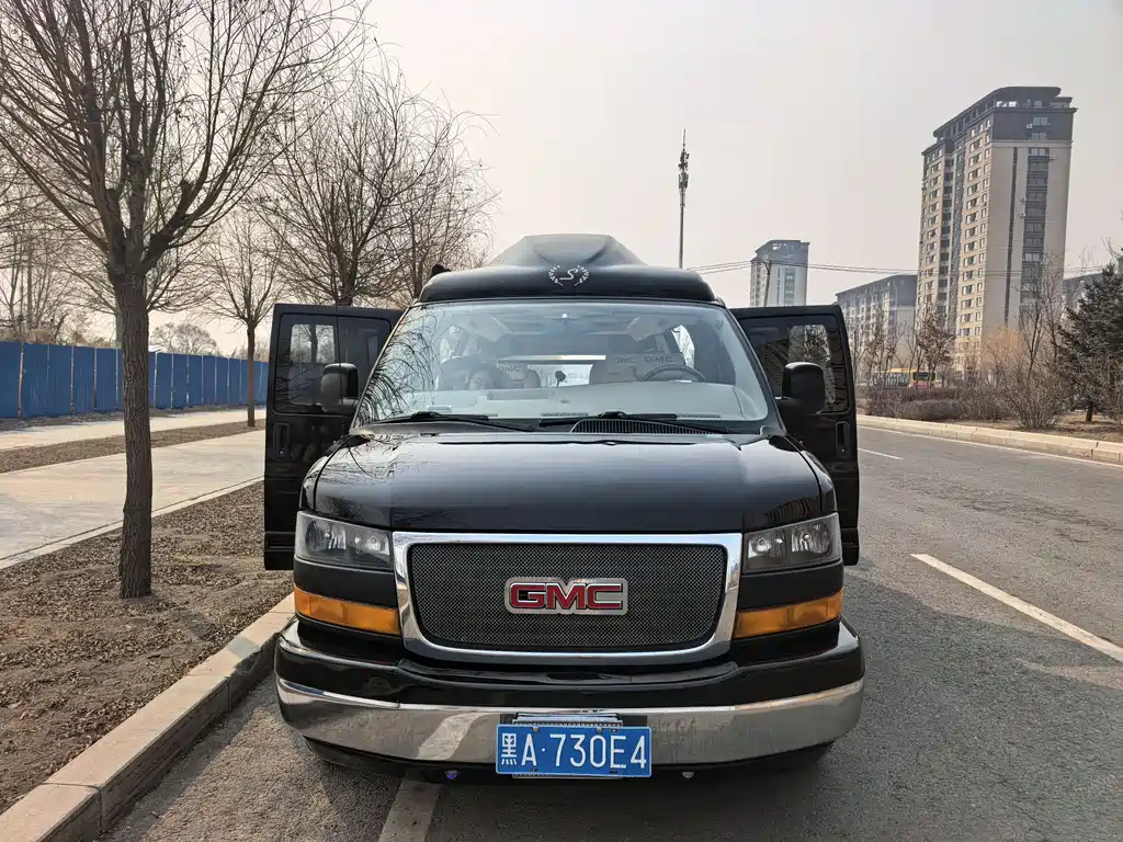 GMC Savana 2011 5.3L 7 мест