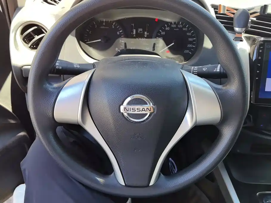 Nissan Navara — миниатюра 15