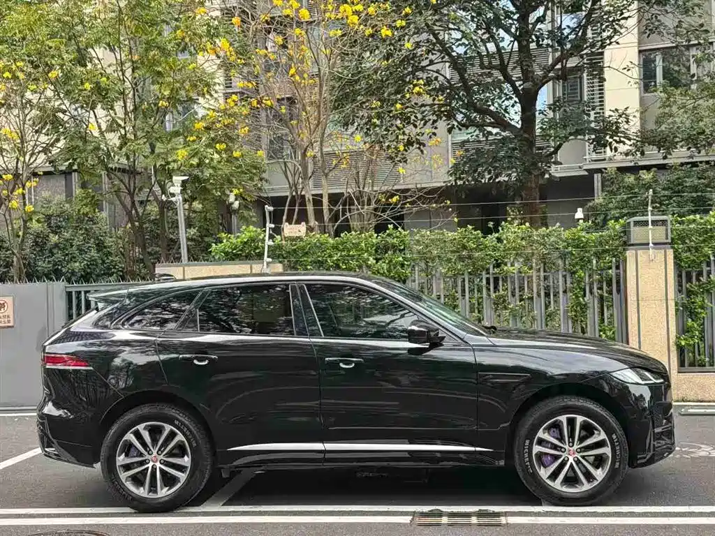 JAGUAR F PACE