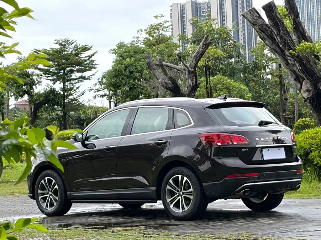 Borgward BX7 — миниатюра 6