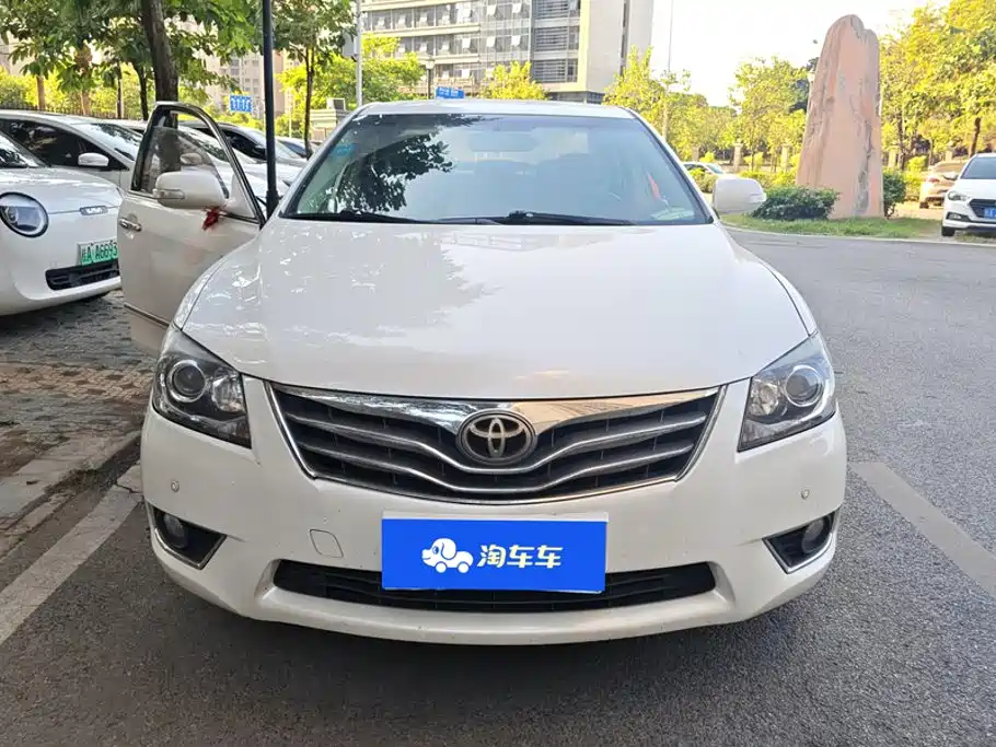 Toyota Camry — миниатюра 2