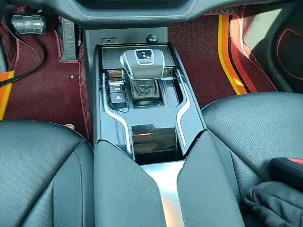 Hongqi Hongqi E-QM5 — миниатюра 14