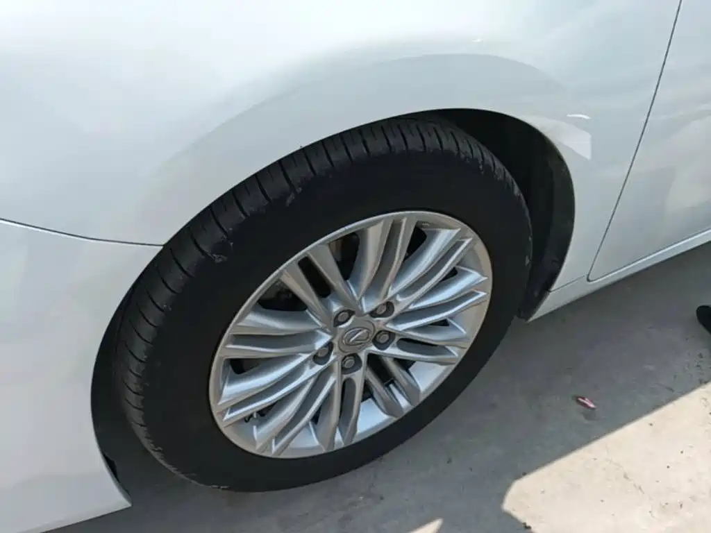 Lexus ES — миниатюра 23