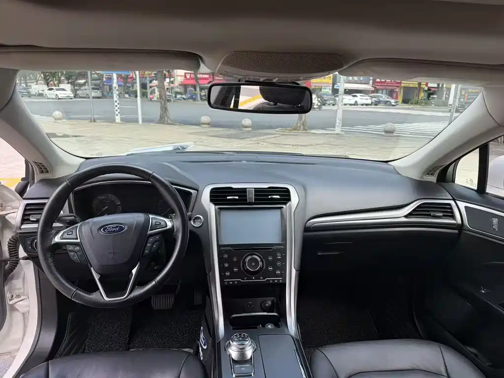 Ford Mondeo — миниатюра 14