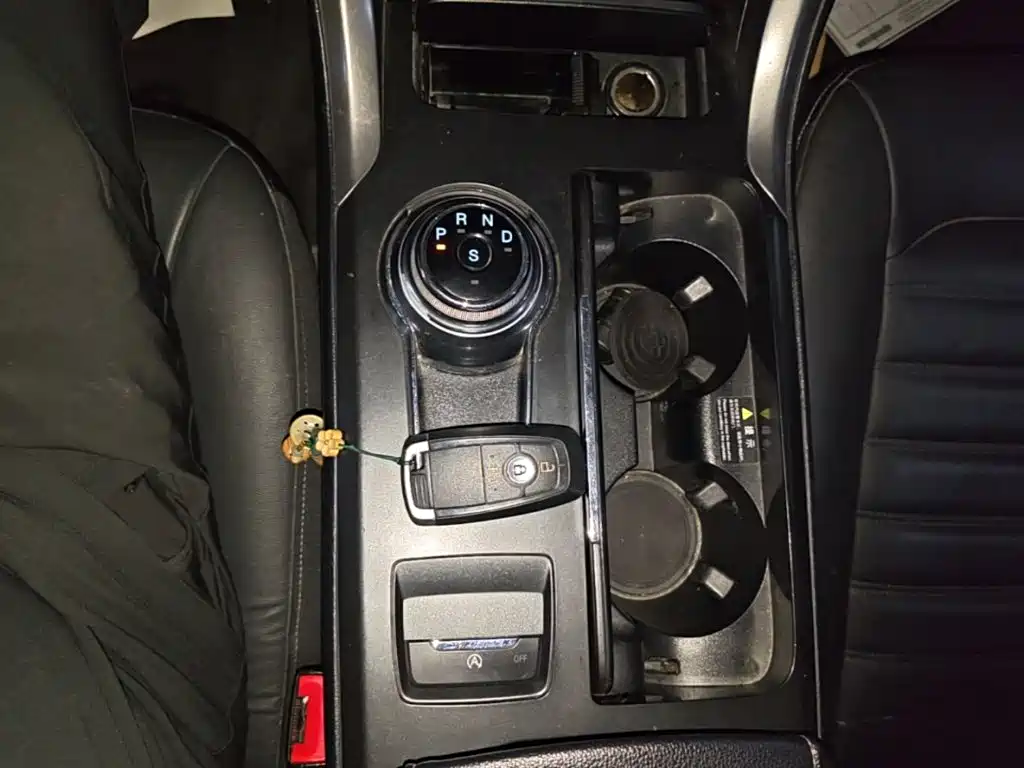 Ford Mondeo — миниатюра 14