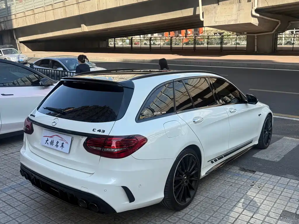 Mercedes-Benz C-Class AMG — миниатюра 4