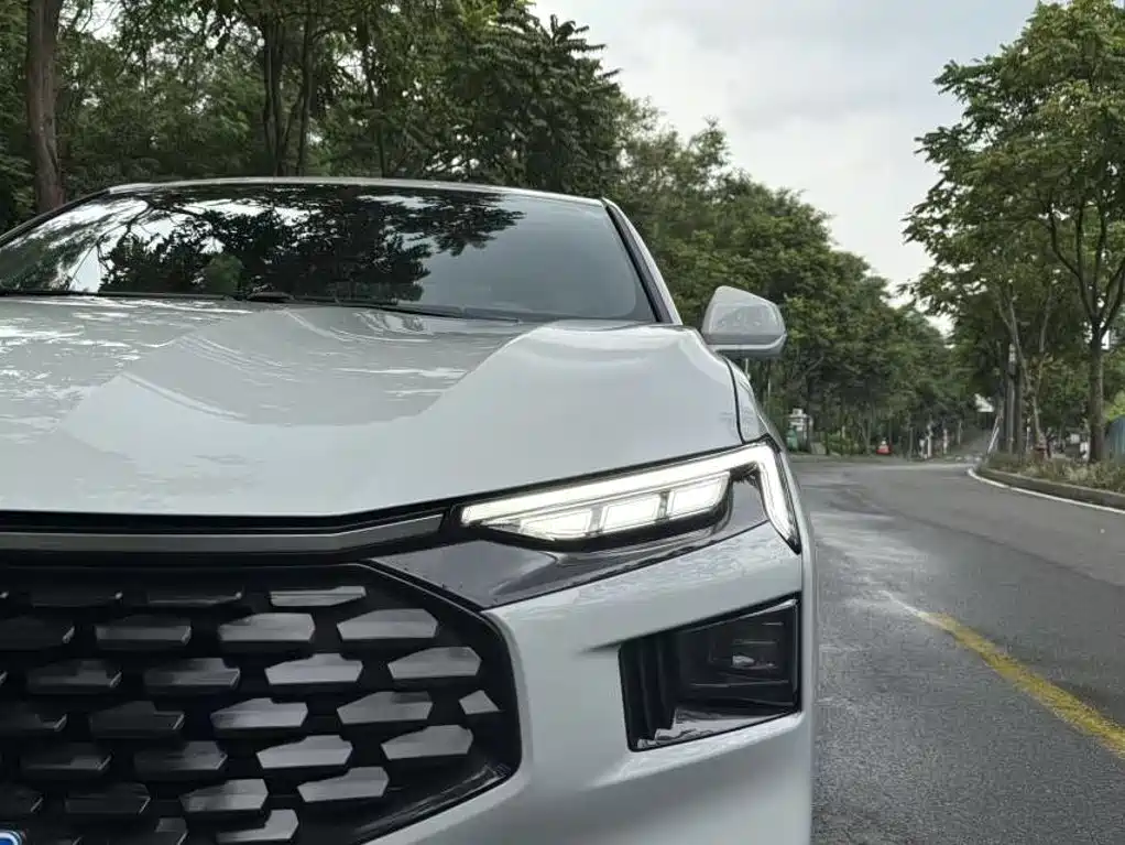 Ford Mondeo — миниатюра 8