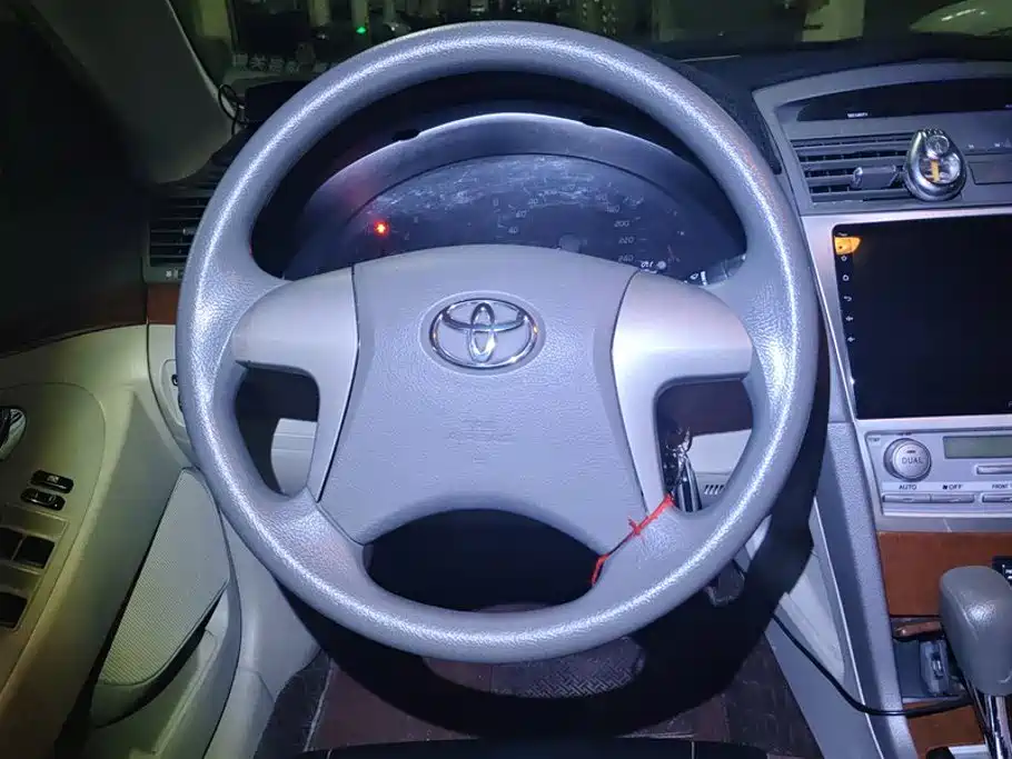 Toyota Camry — миниатюра 15