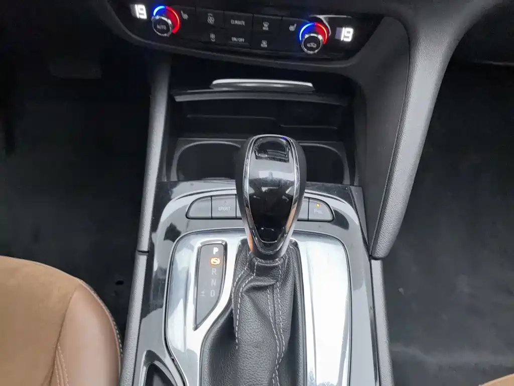 Buick Regal — миниатюра 13