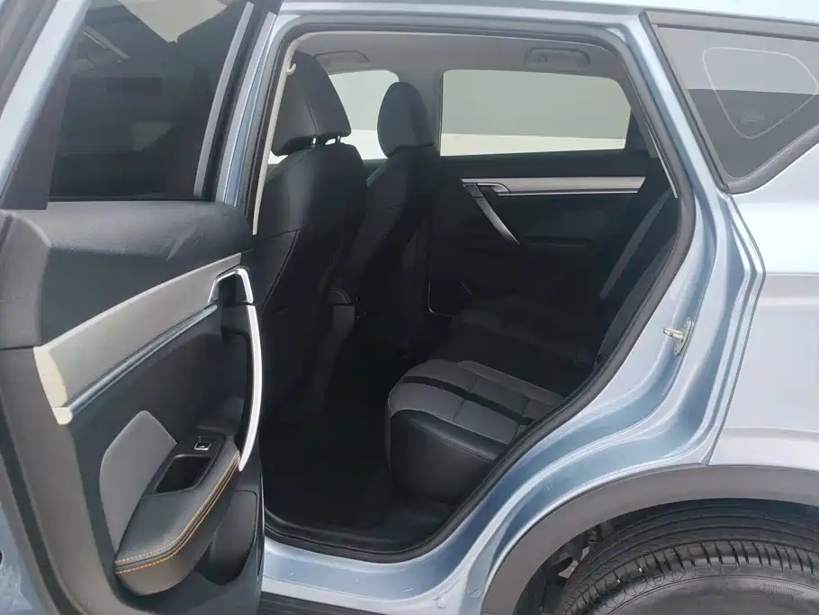 Geely Binyue — миниатюра 11