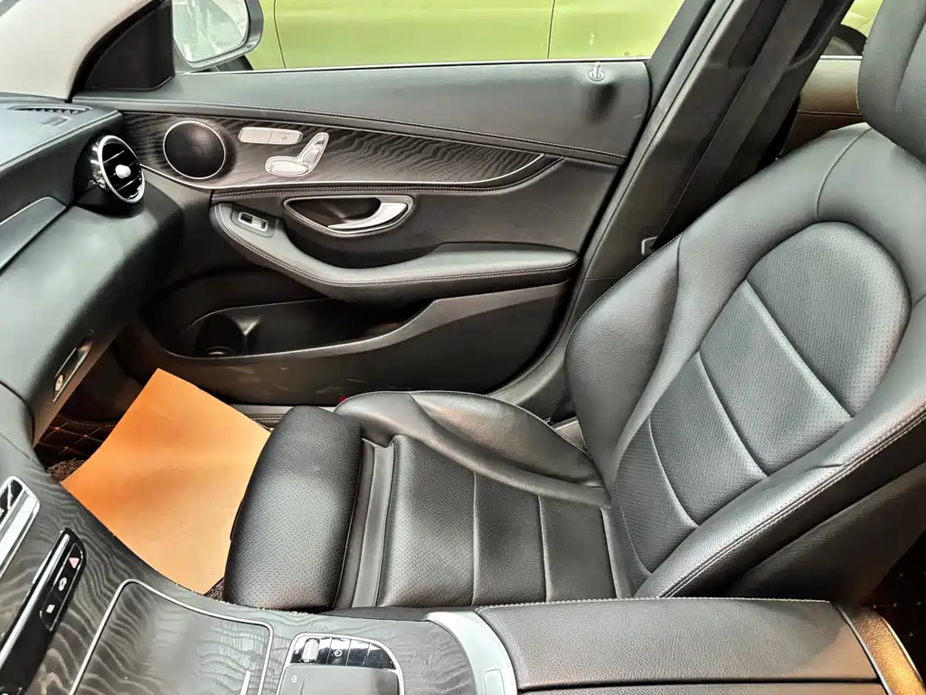Mercedes-Benz C-Class — миниатюра 7