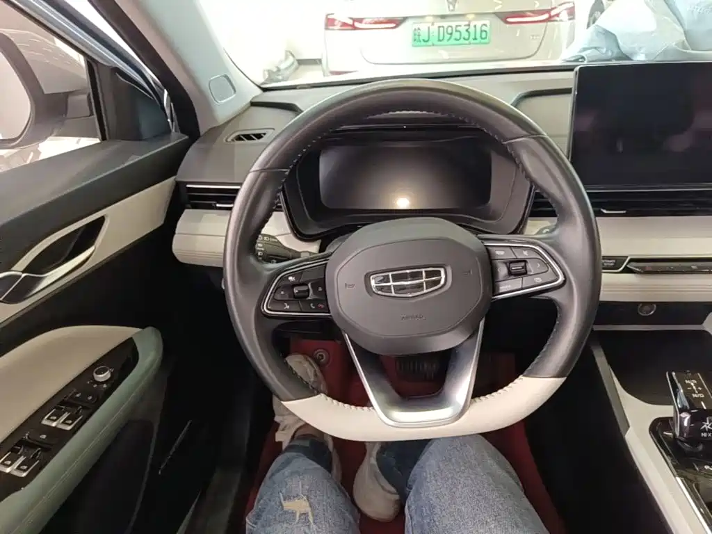 Geely L HiP — миниатюра 11