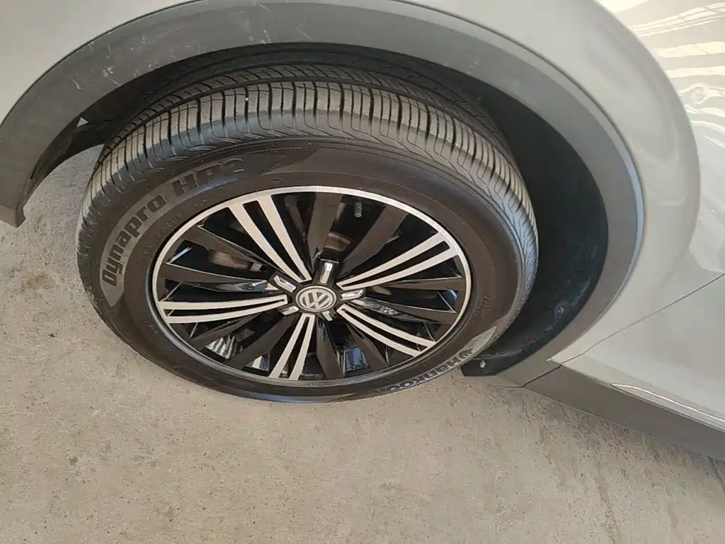 Volkswagen Tiguan L — миниатюра 23