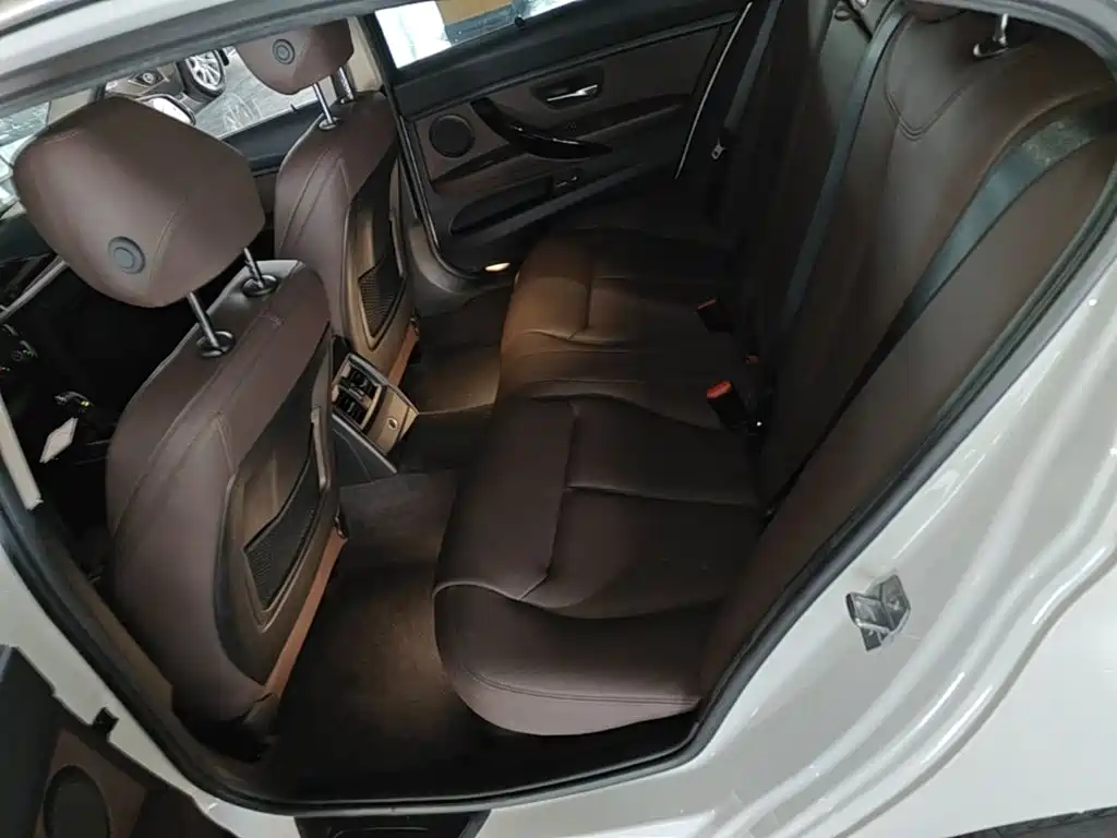 BMW 3 Series — миниатюра 17