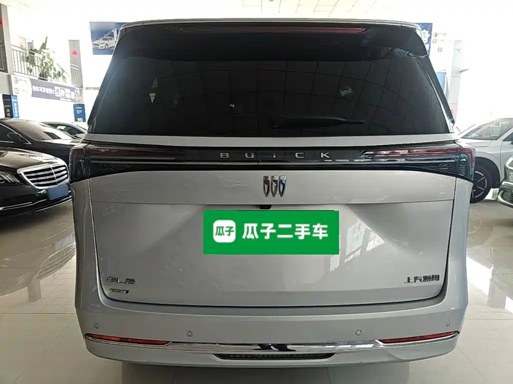 Buick GL8 Hybrid — миниатюра 6