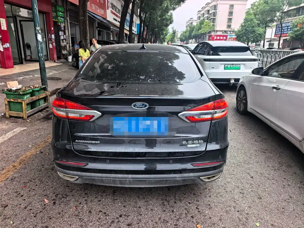 Ford Mondeo — миниатюра 7