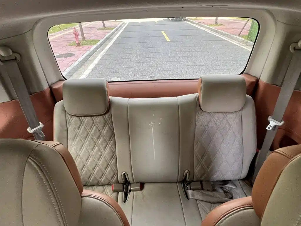 Nissan NV200 — миниатюра 8