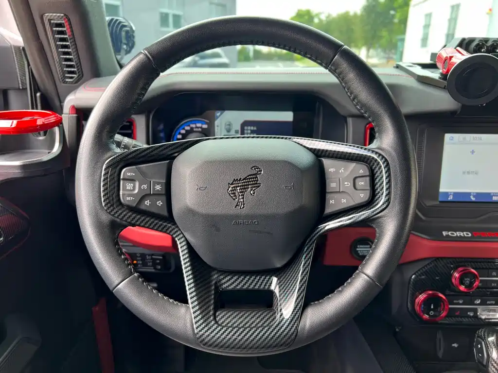 Ford Bronco — миниатюра 16