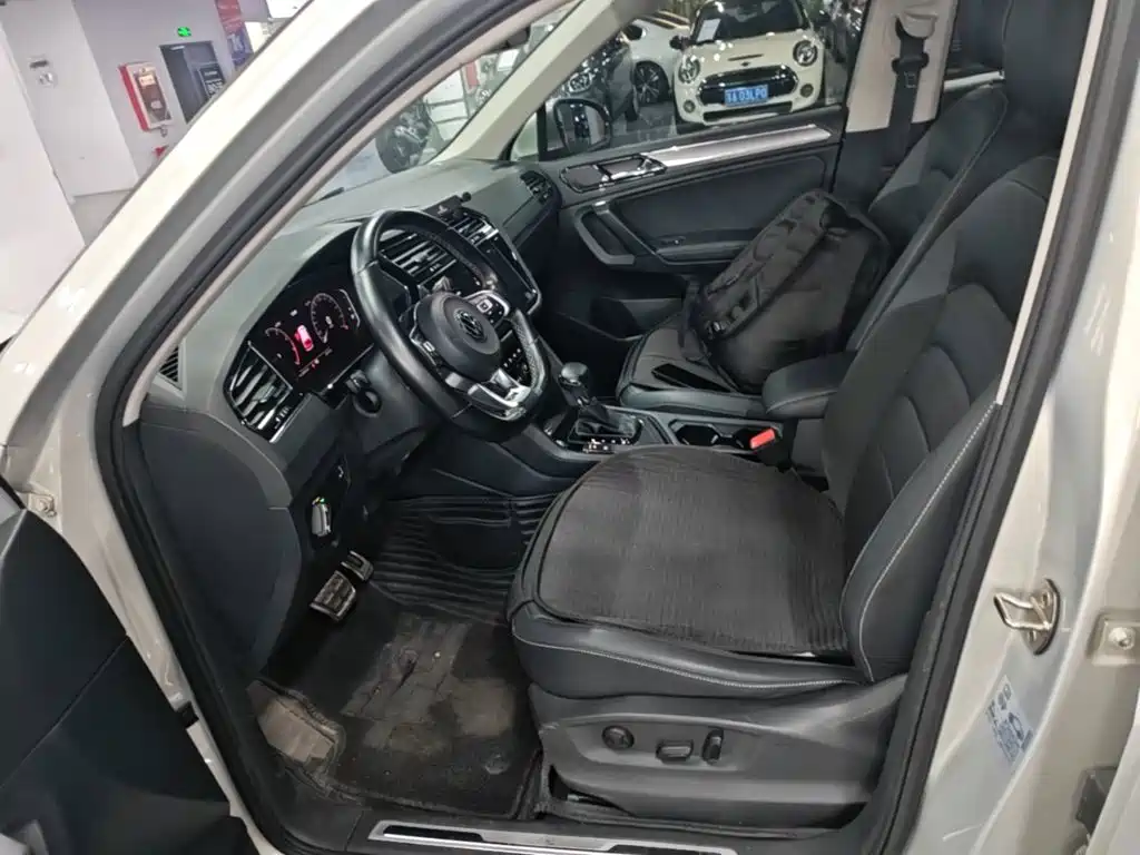 Volkswagen Tiguan L — миниатюра 15