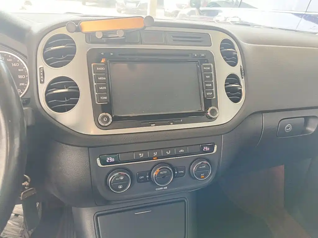 Volkswagen Tiguan — миниатюра 13