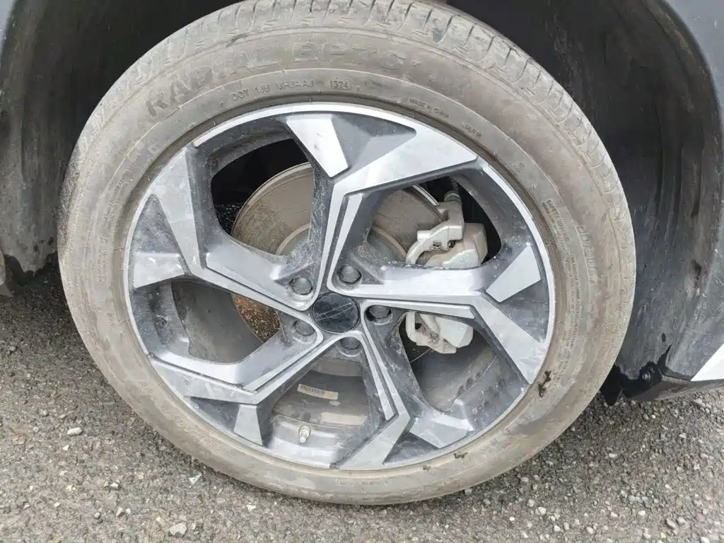Geely Boyue L — миниатюра 26