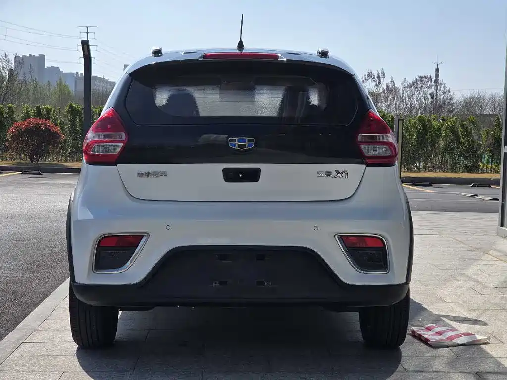 Geely X1 2017 1.3L AT