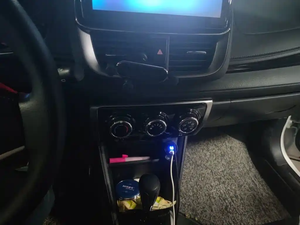 Toyota Yaris L — миниатюра 9