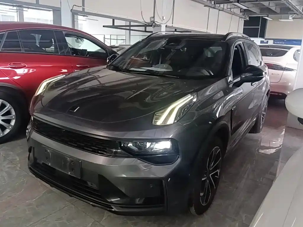 Lynk & Co 01 — миниатюра 2
