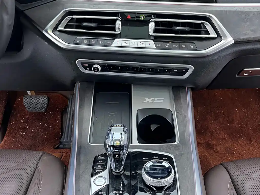 BMW X5 — миниатюра 7