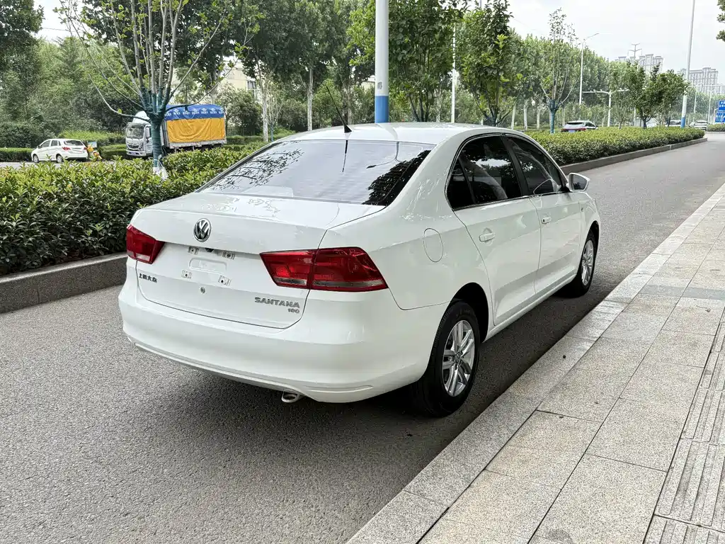 Volkswagen Santana — миниатюра 6