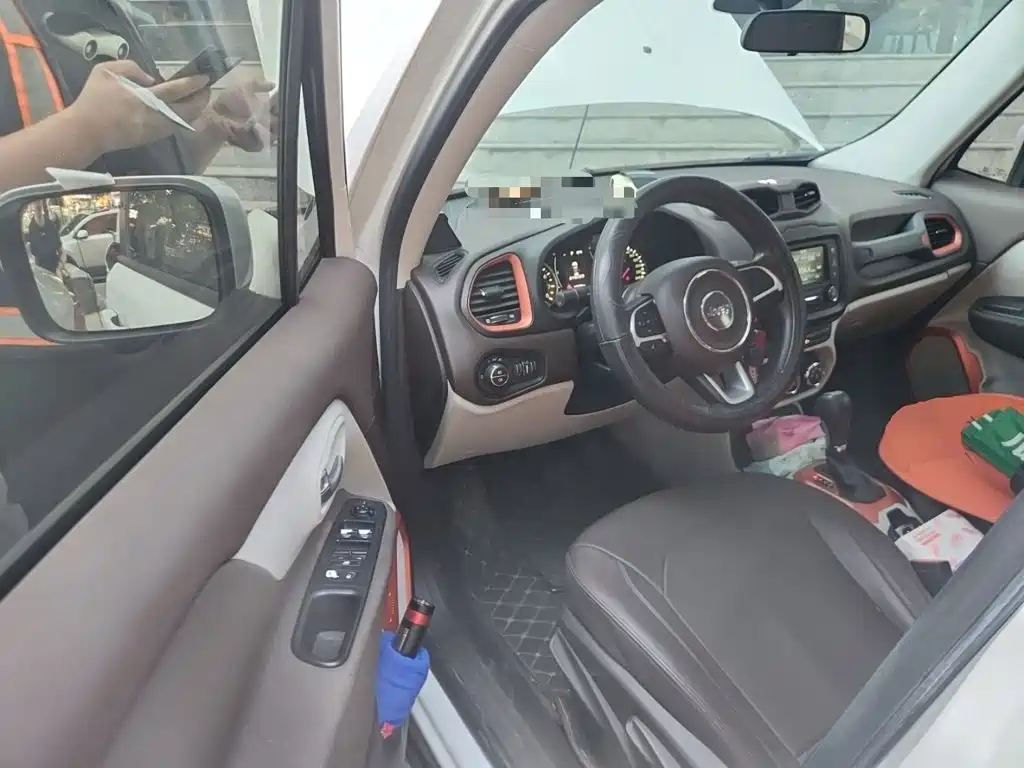 Jeep Renegade — миниатюра 17