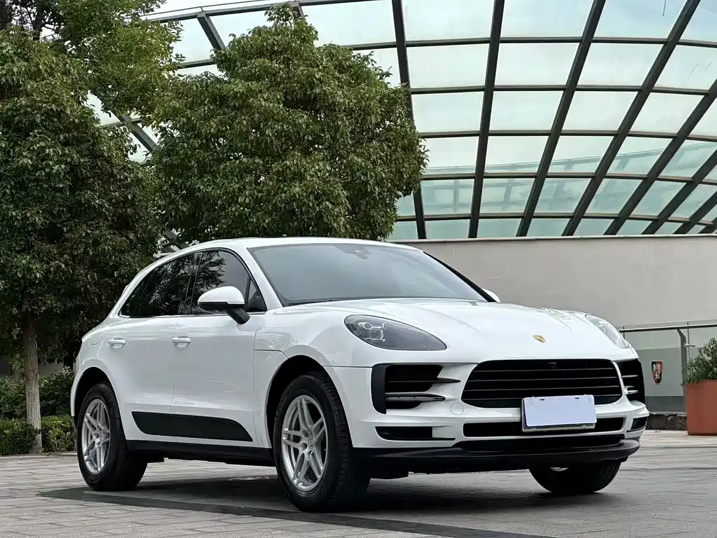 Porsche Macan — миниатюра 3