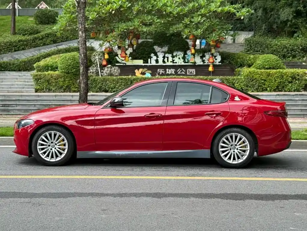 Alfa Romeo Giulia — миниатюра 3