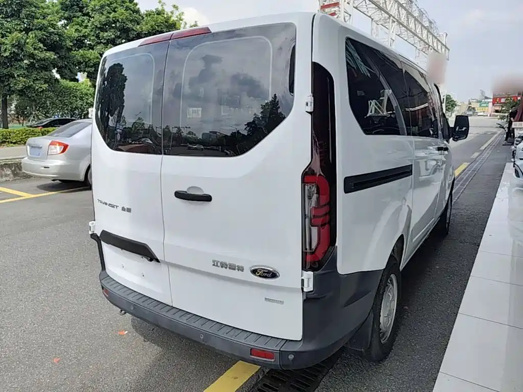 Ford Transit — миниатюра 7