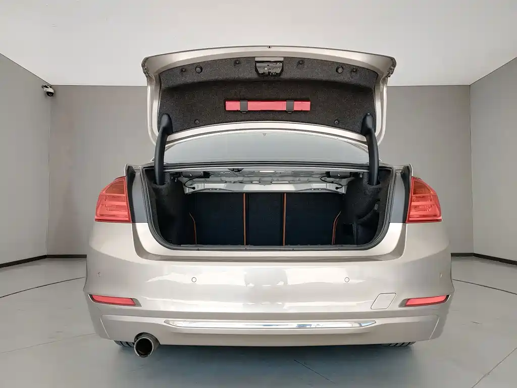 BMW 3 Series — миниатюра 7