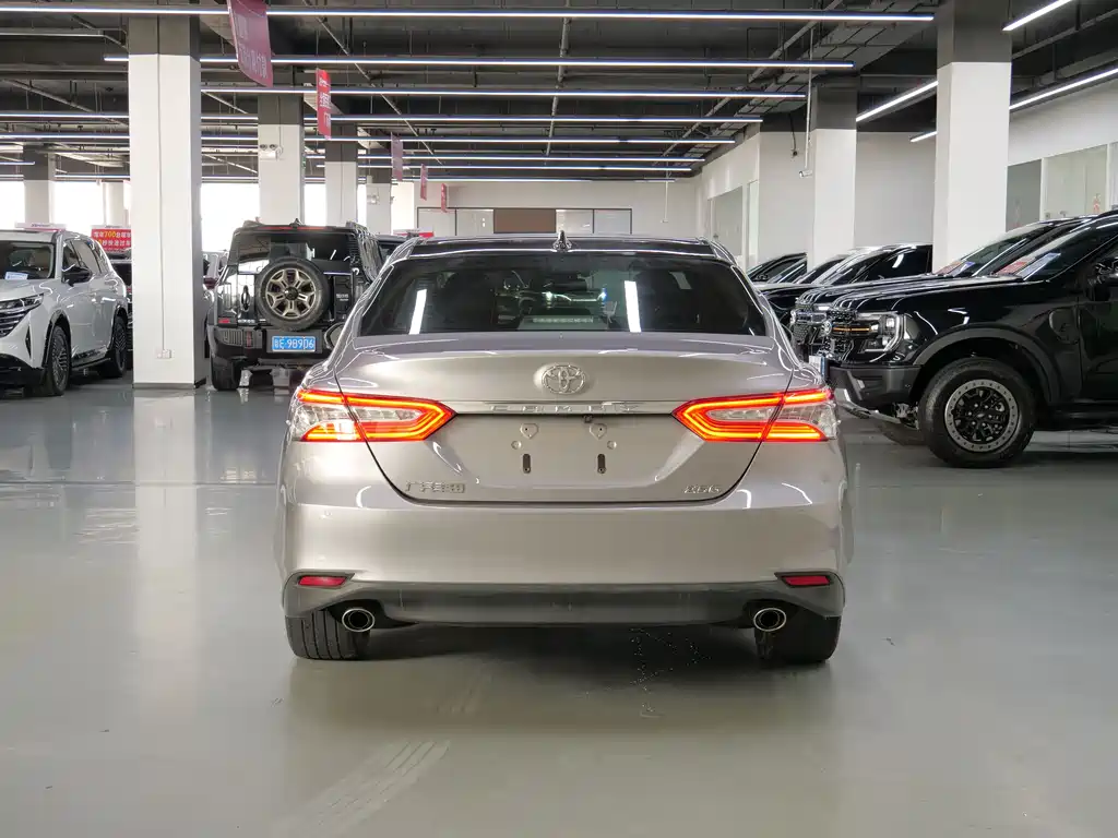 Toyota Camry 2021 2.5G Luxury