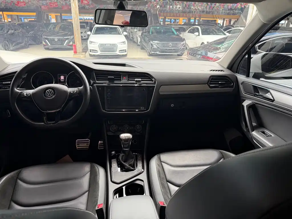 Volkswagen Tiguan L — миниатюра 6