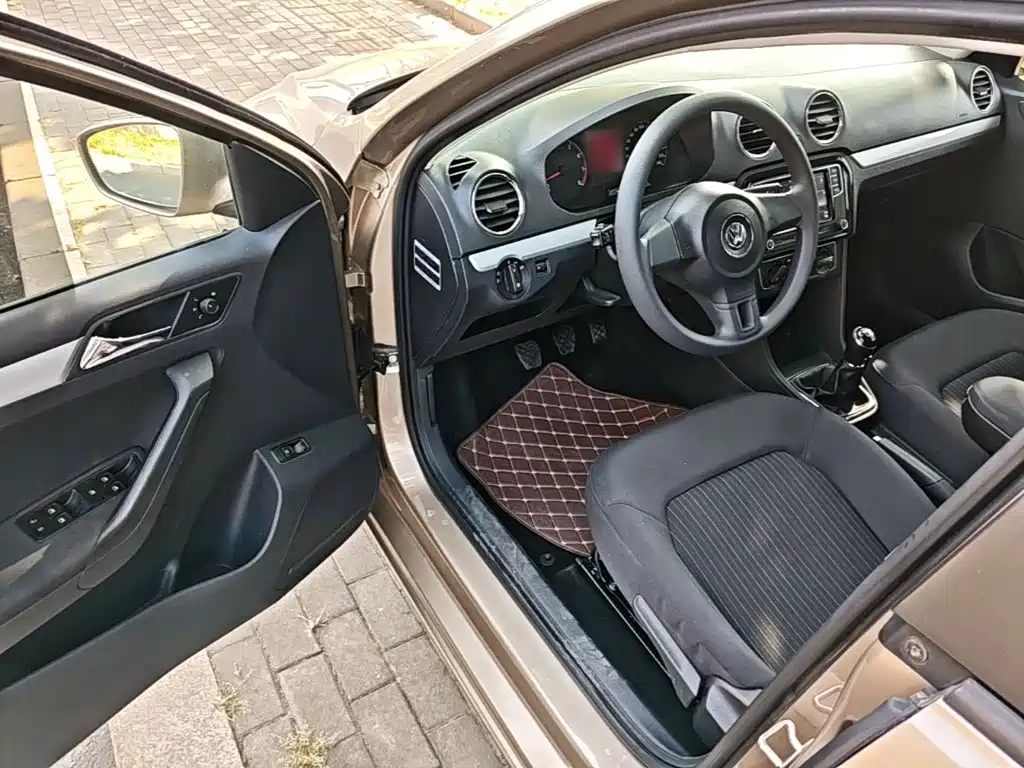 Volkswagen Jetta — миниатюра 16
