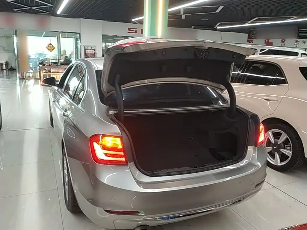 BMW 3 Series — миниатюра 19