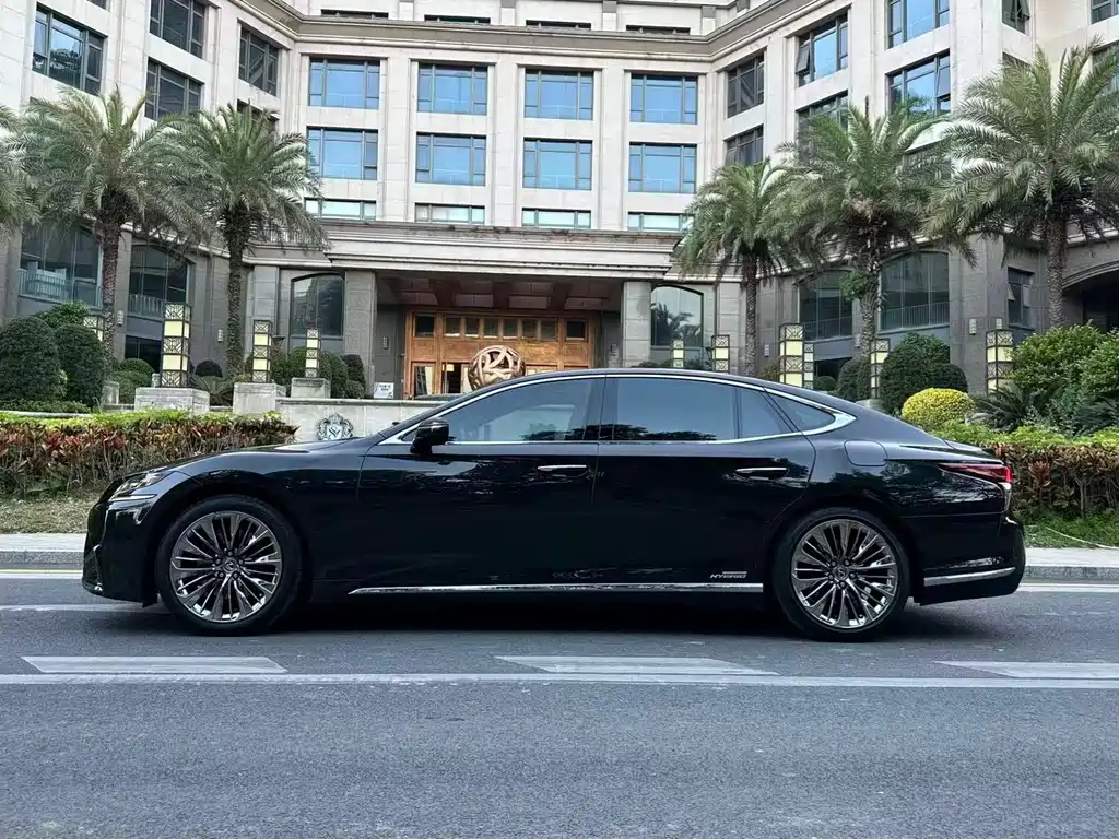 Lexus LS — миниатюра 4