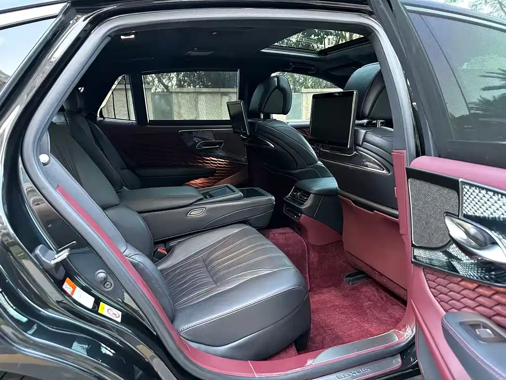 Lexus LS — миниатюра 14