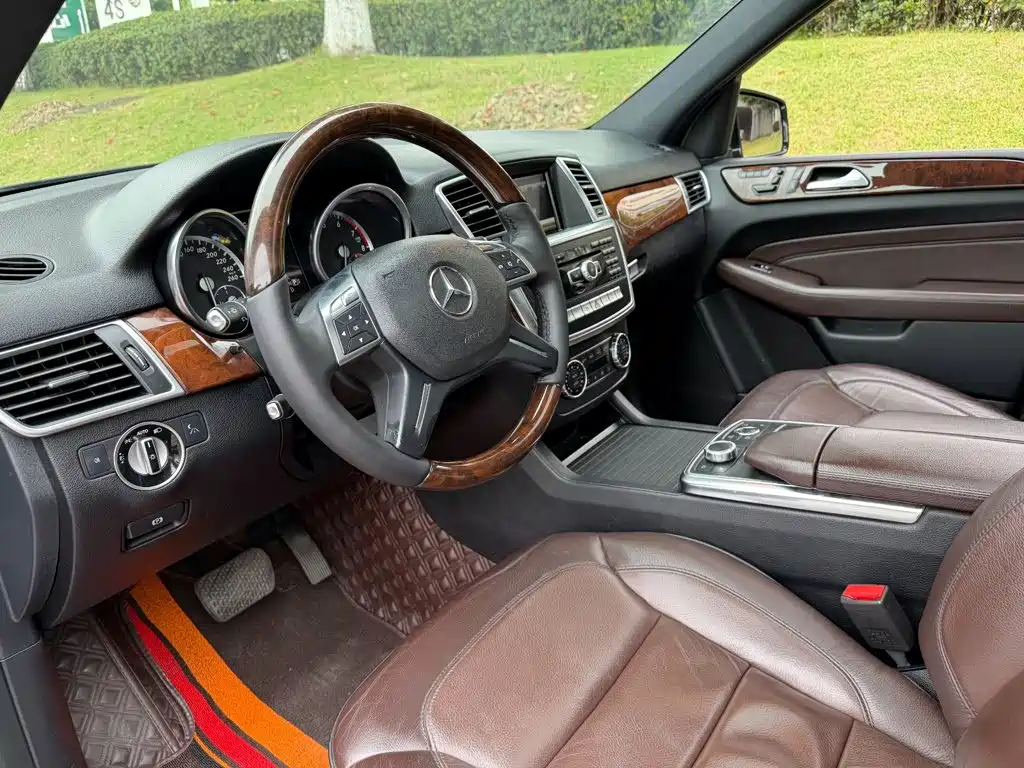 Mercedes-Benz M-Class — миниатюра 7